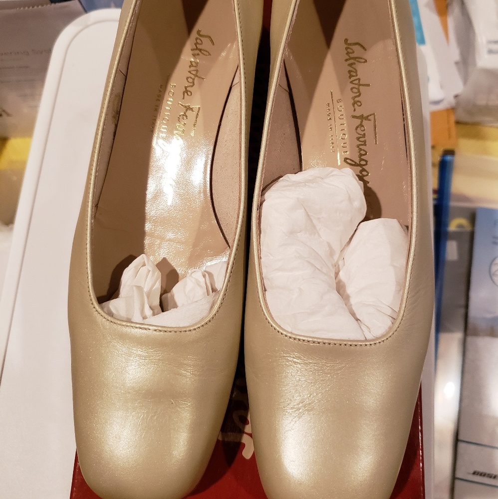 Salvatore ferragamo vintage heels